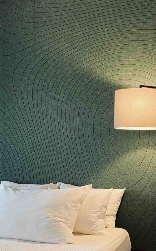 Een sfeerafbeelding van een akoestische wandpaneel op Akoestiekspecialist genaamd Impact Acoustic Contour.