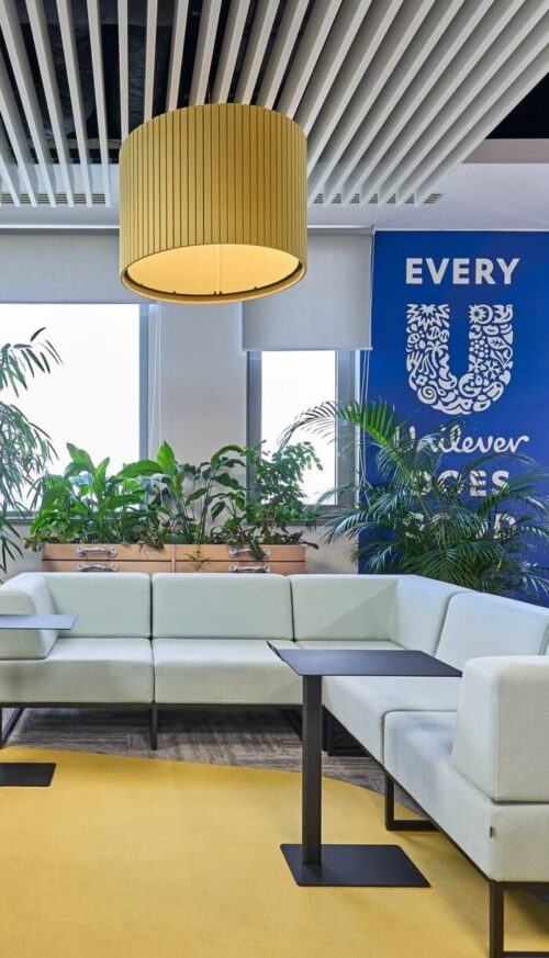 Een sfeerafbeelding van een akoestische lamp op Akoestiekspecialist genaamd Impact Acoustic Umbra Round.