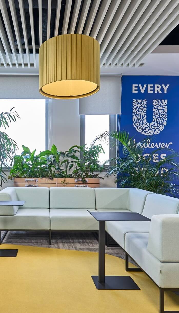 Een sfeerafbeelding van een akoestische lamp op Akoestiekspecialist genaamd Impact Acoustic Umbra Round.